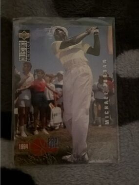 Michael Jordan Collectible Trading Card - Yellow & White